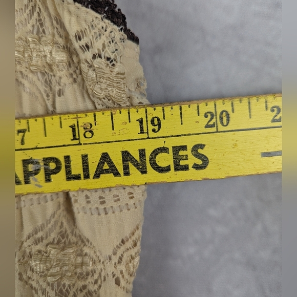 Seventeen Fashion 1X Sleeveless Lace Blouse Tan/Brown With Ribbon Y2K - Picture 11 of 11